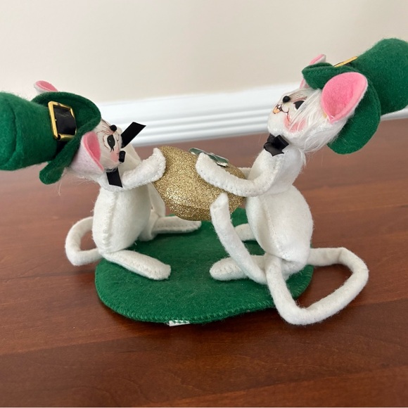 Annalee 2009 Tug ‘O War St Patrick’s Day Mice - Picture 2 of 5
